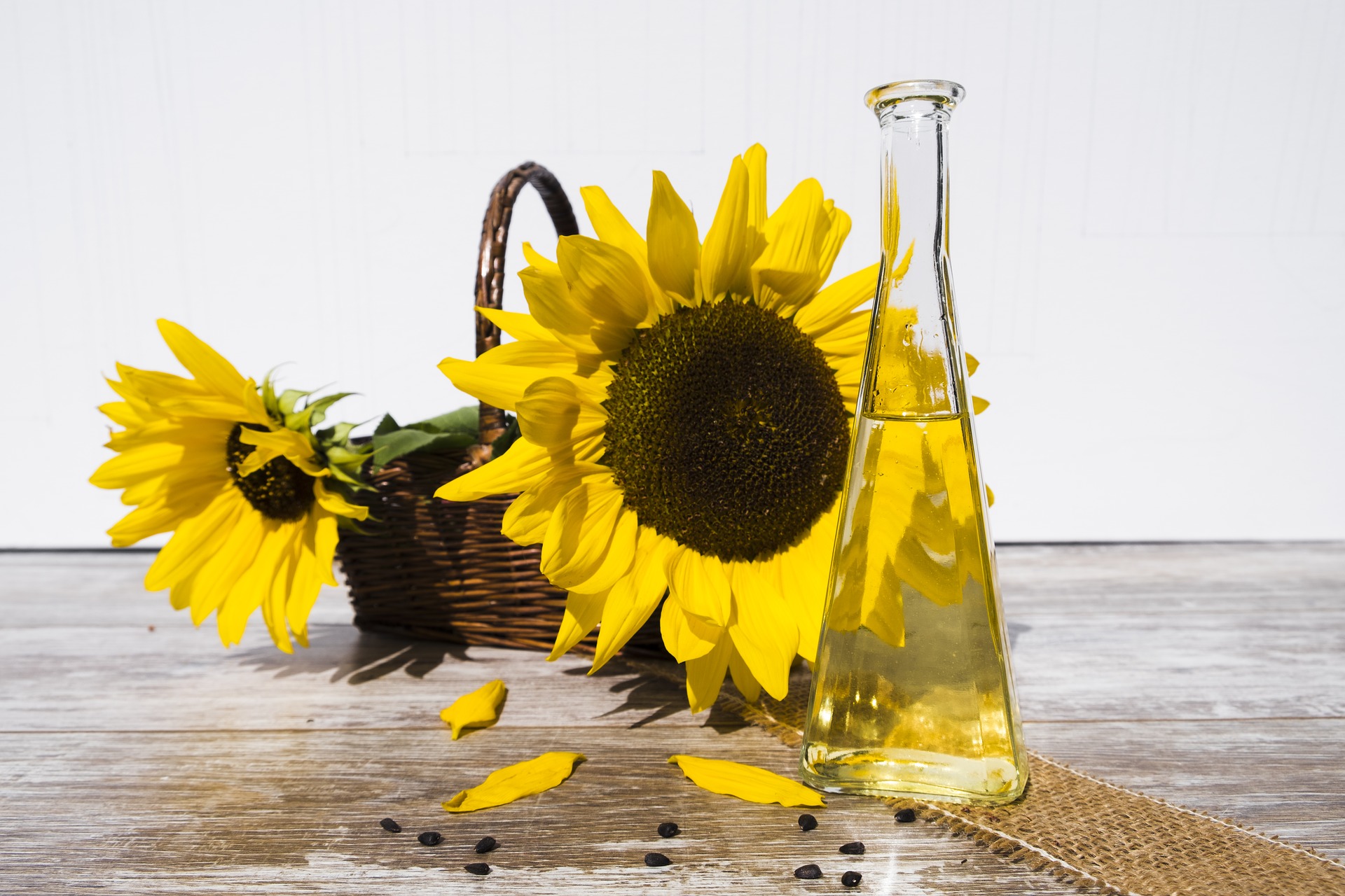 Be Careful, Long-term Consumption of Sunflower and Fish Oils May Damage Your Liver!