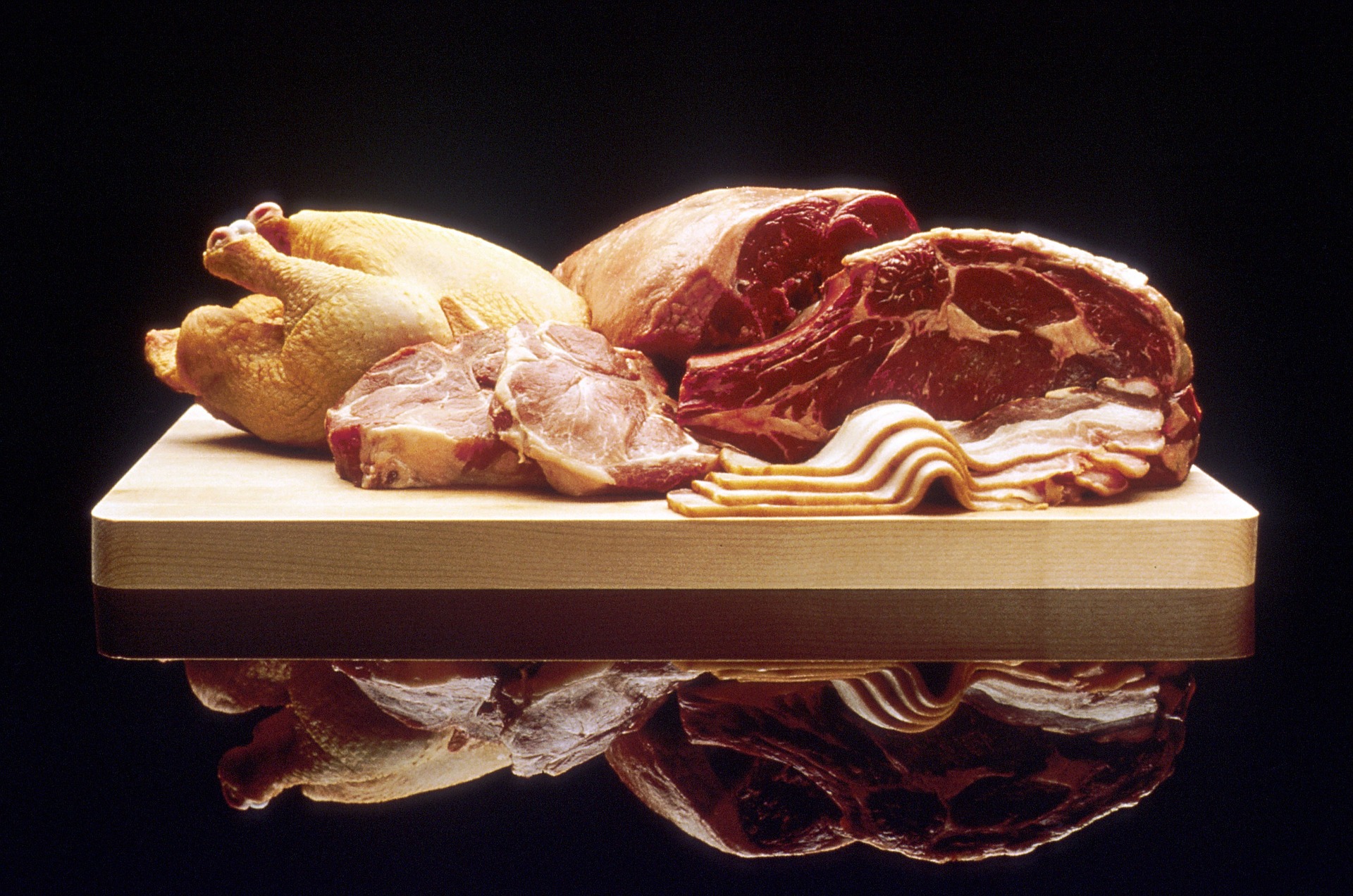 Just like red meat, white meat can also increase bad cholesterol