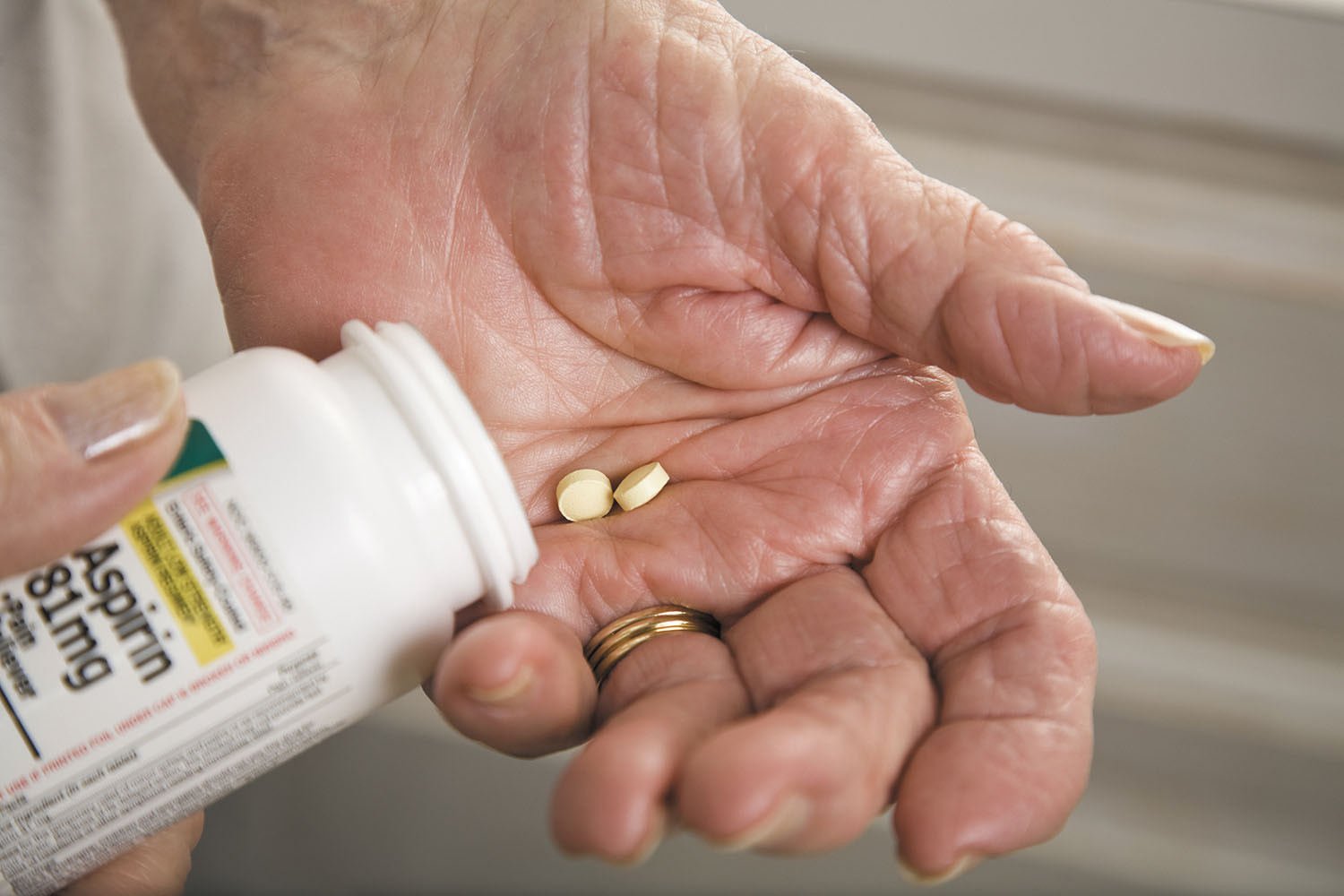 Studi: Aspirin harian dapat memperburuk risiko kanker pada lansia